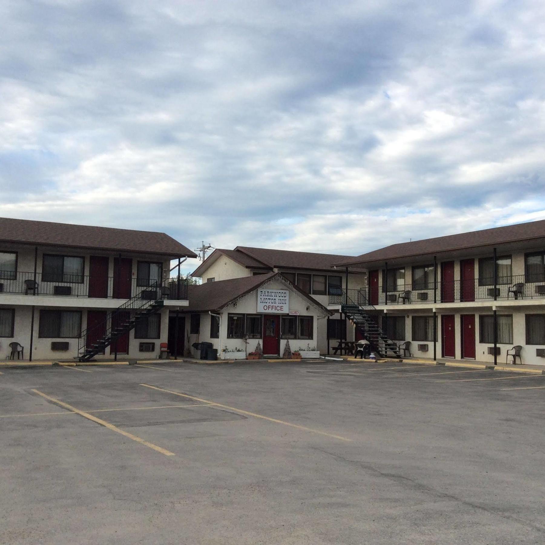 Parkwood Motor Inn Sundre Exterior photo