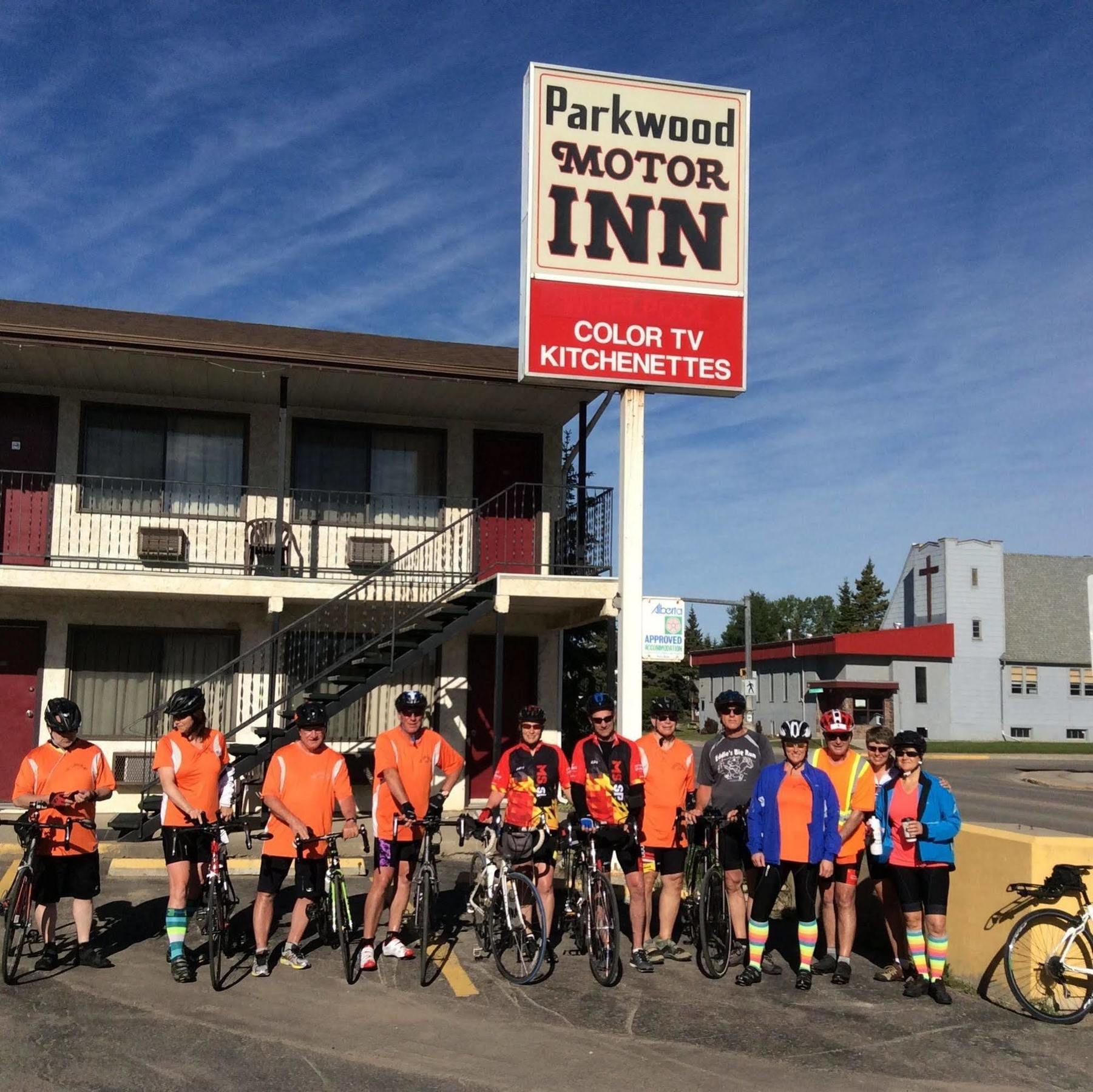 Parkwood Motor Inn Sundre Exterior photo